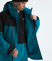 Men’s Chakal Jacket / The North Face