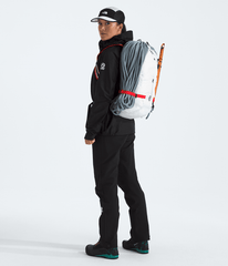 Summit Series Verto 27 Backpack / The North Face