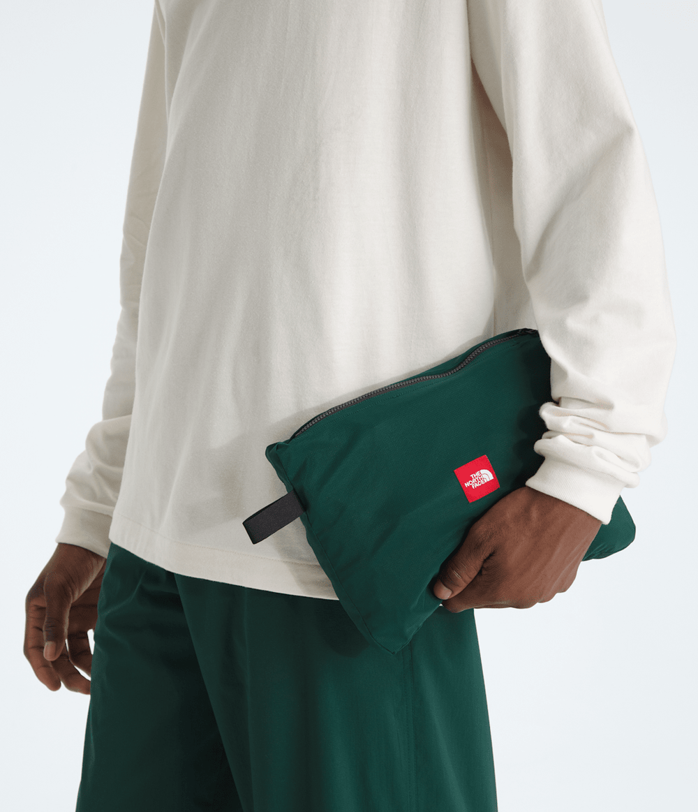 Men’s TNF™ Red Box Packable Hooded Wind Jacket / The North Face