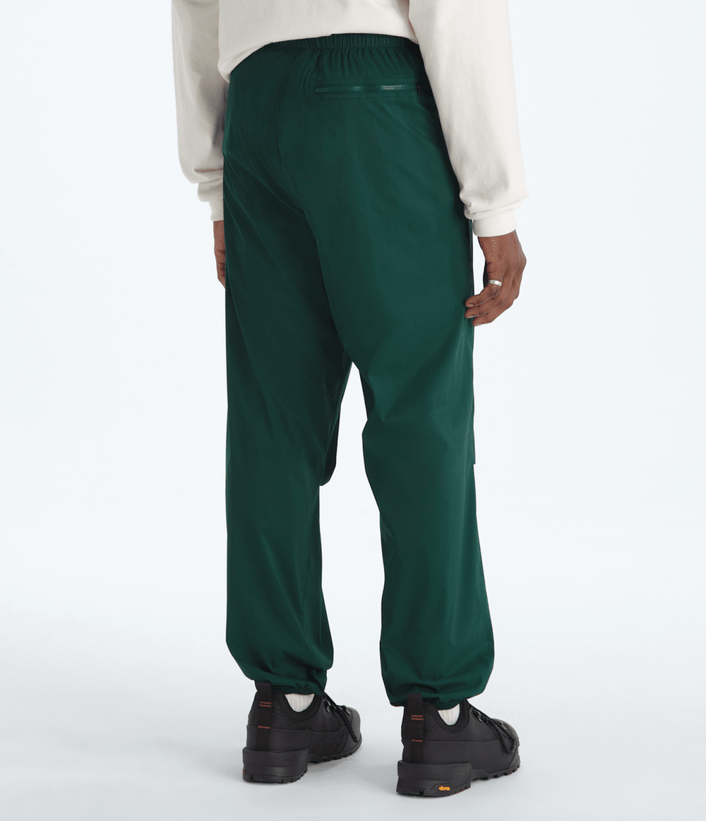 Men’s TNF™ Red Box Packable Wind Pants / The North Face