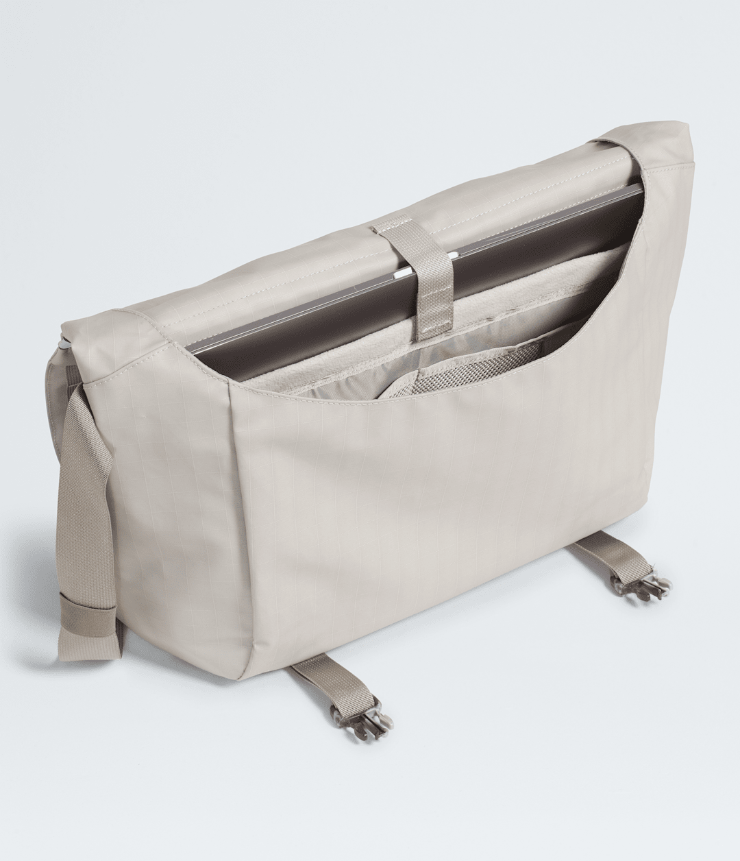 Base Camp Voyager Messenger Bag / The North Face