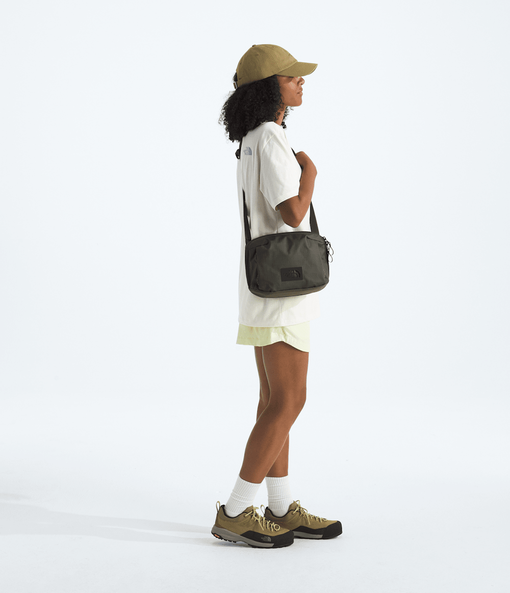 Base Camp Voyager Pro Crossbody / The North Face