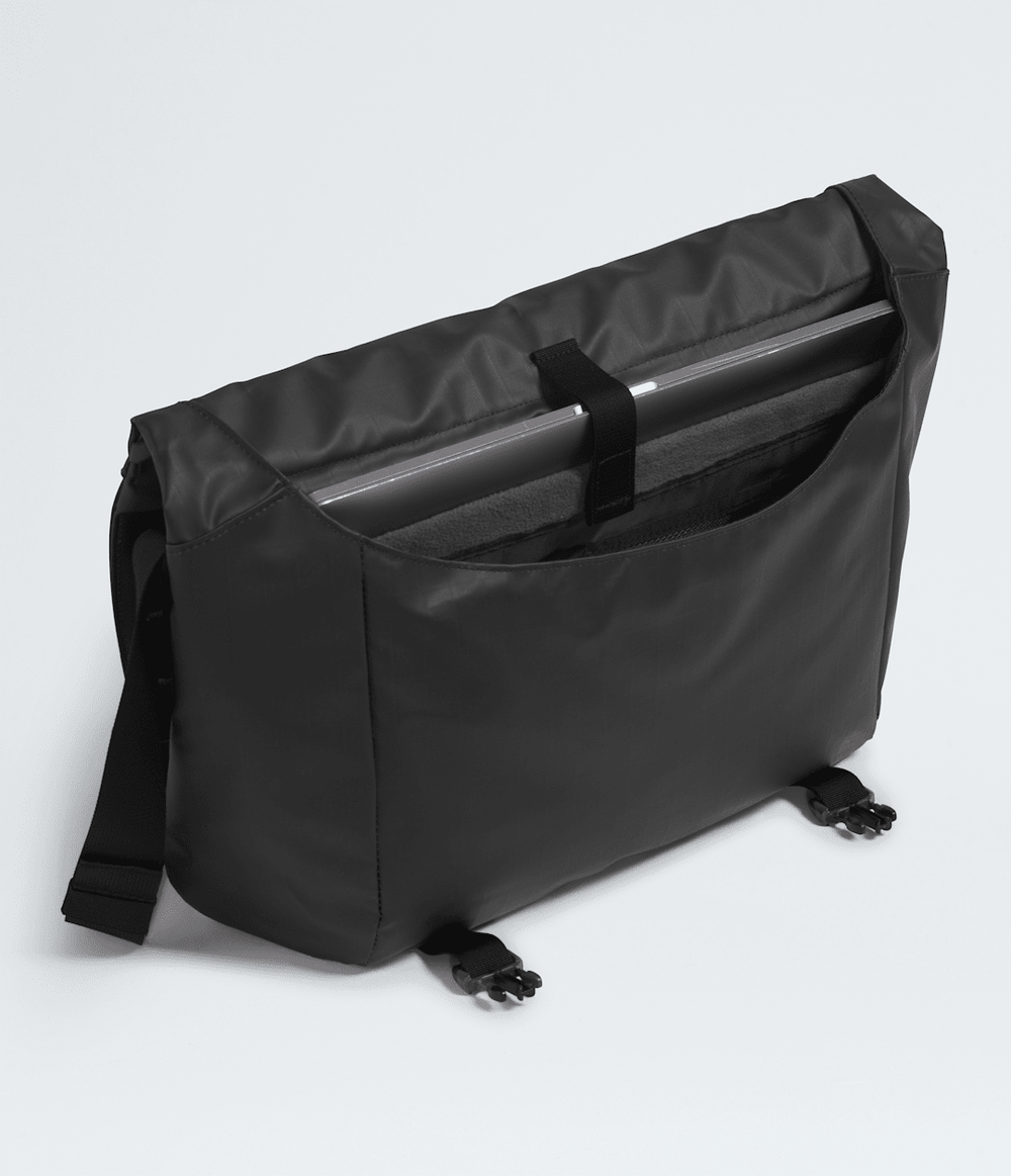 Base Camp Voyager Messenger Bag / The North Face