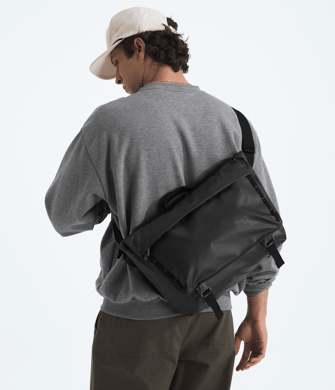Base Camp Voyager Messenger Bag / The North Face