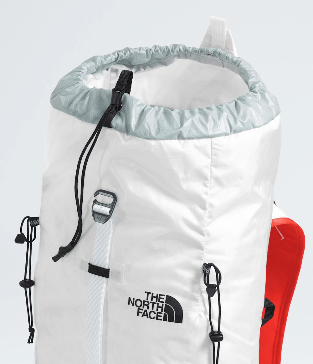 Summit Series Verto 27 Backpack / The North Face