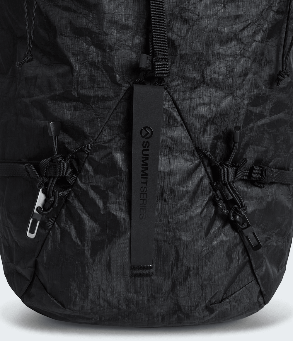 Summit Series AMK 25L Pack / The North Face