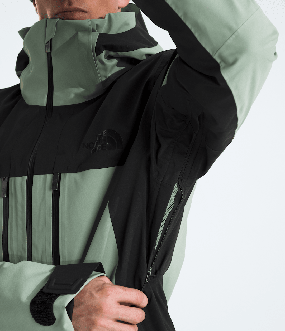Men’s Chakal Jacket / The North Face