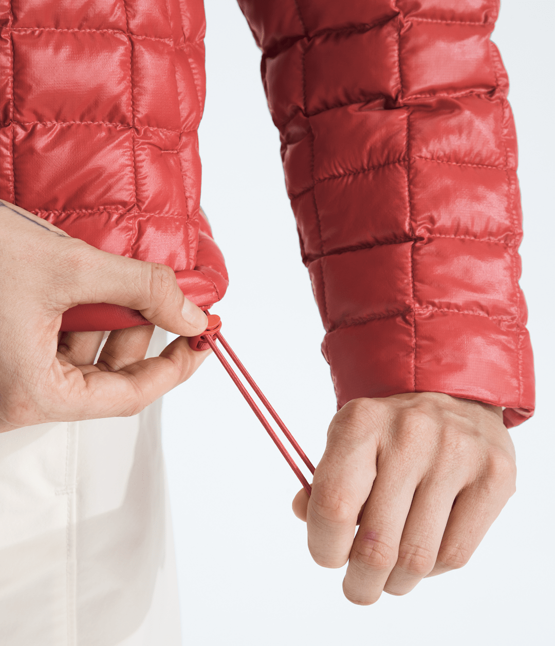 Women’s THERMOBALL™ Hooded Jacket / The North Face