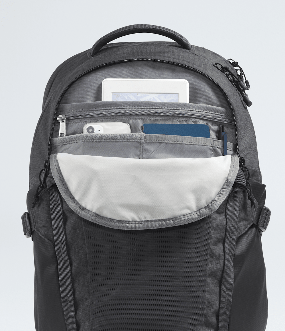 Recon Backpack / The North Face
